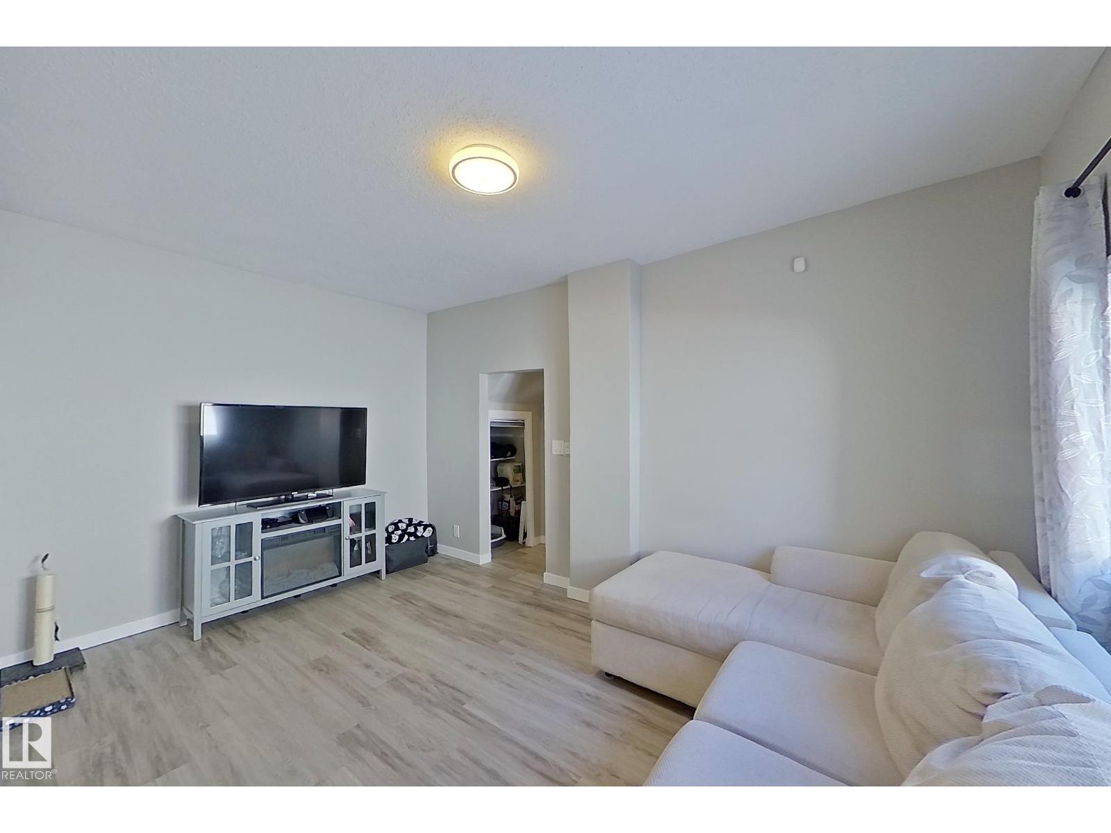 9328 106a Av Nw Property Photo 8