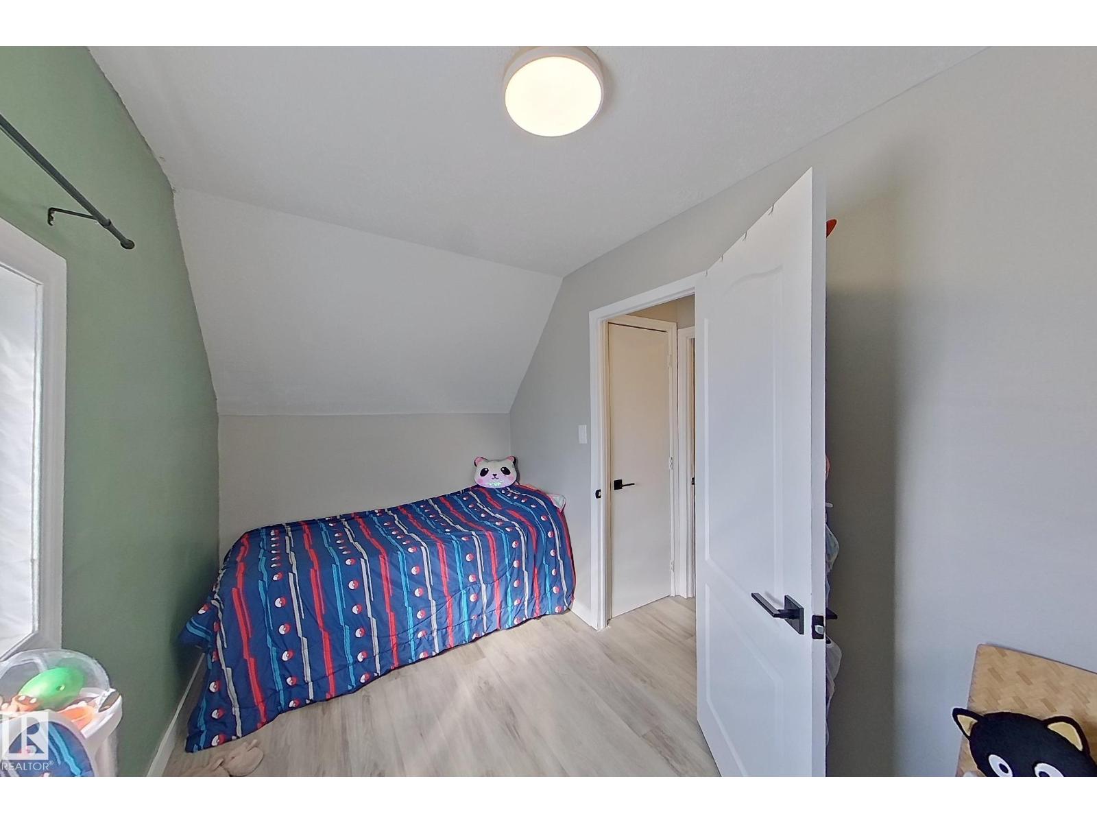 9328 106a Av Nw Property Photo 20