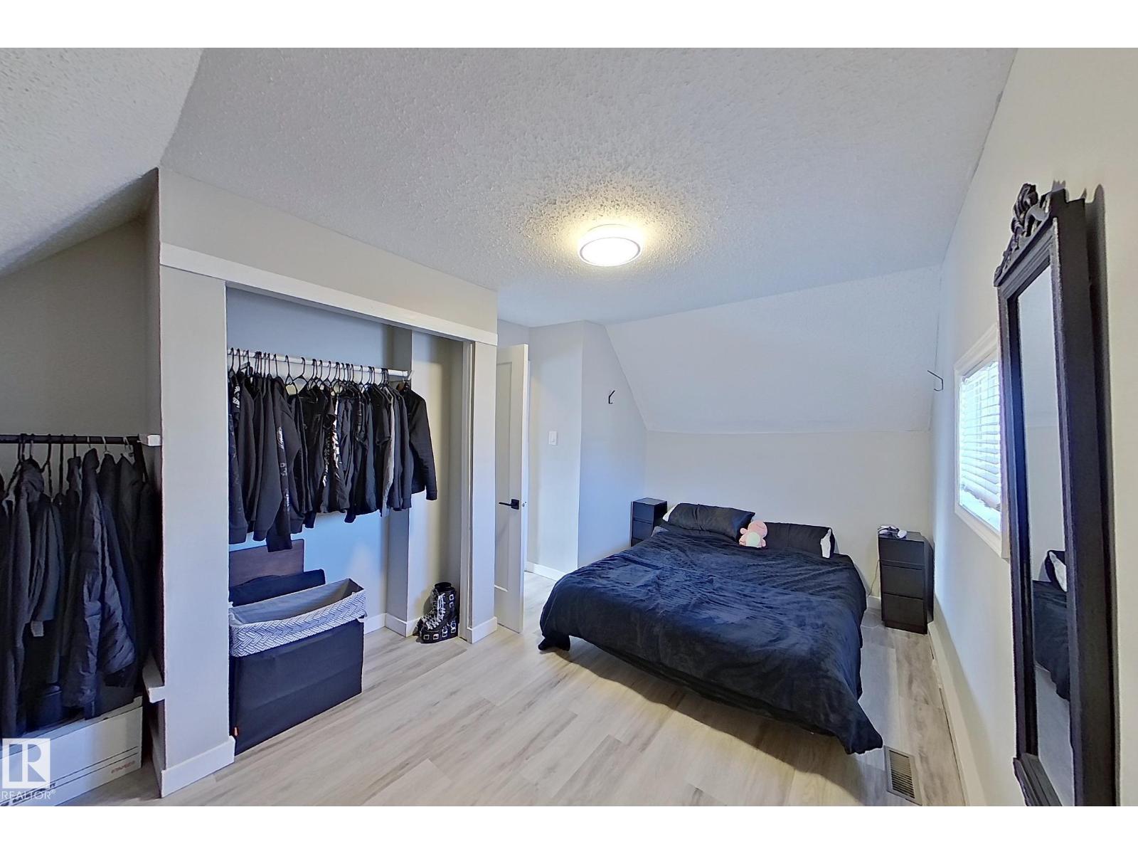 9328 106a Av Nw Property Photo 23