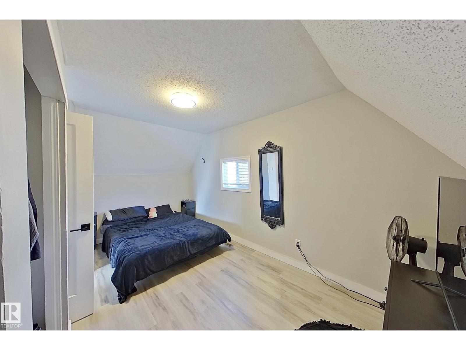 9328 106a Av Nw Property Photo 24