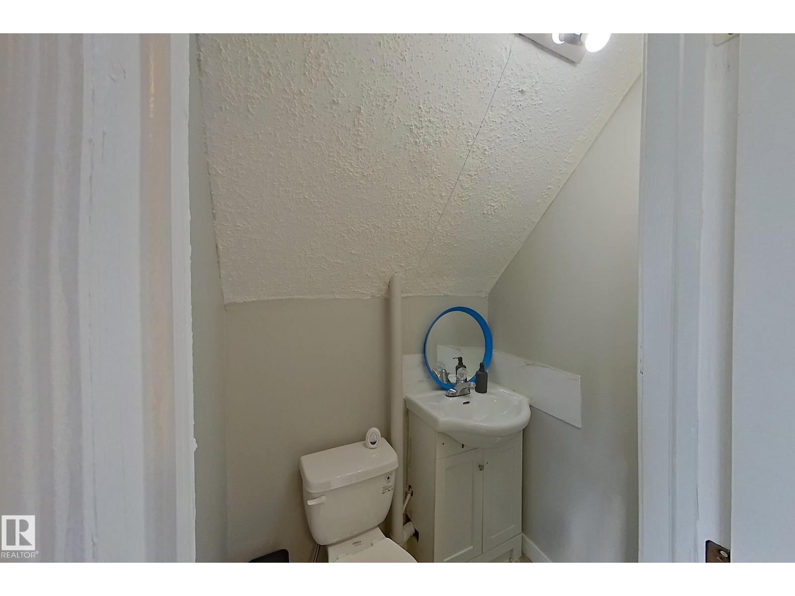 9328 106a Av Nw Property Photo 27