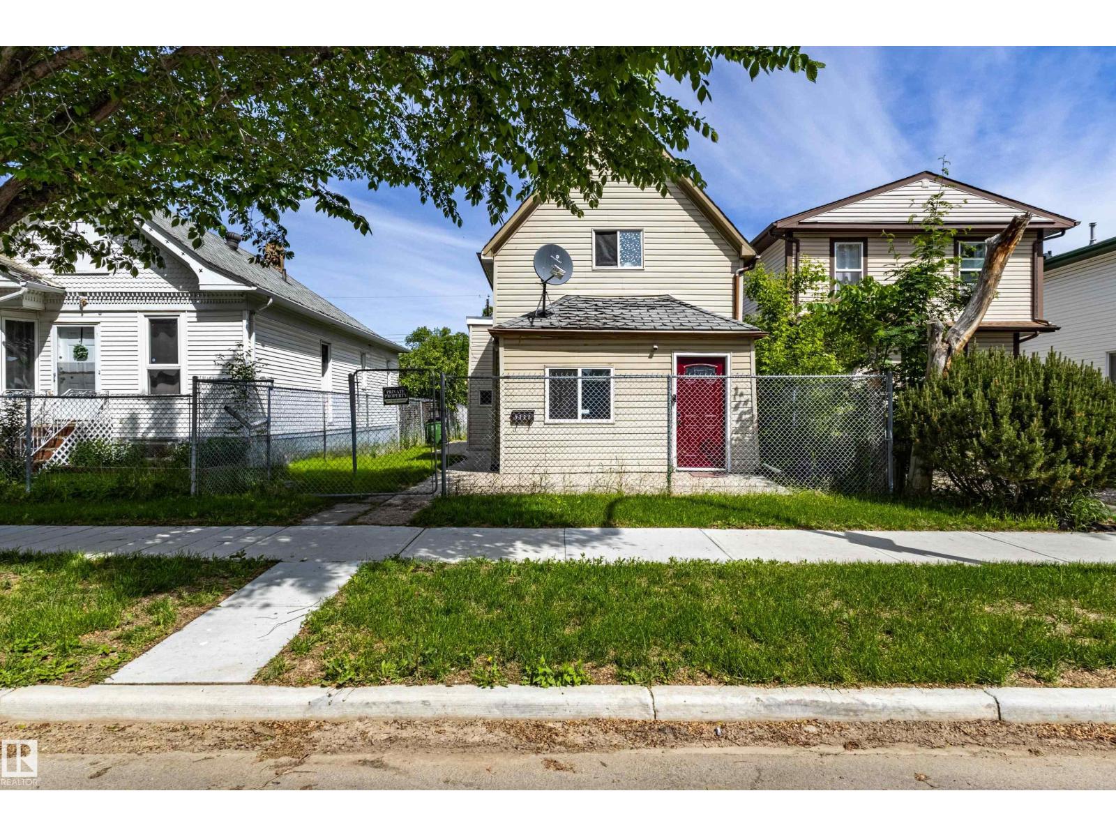 9328 106a Av Nw Property Photo 31