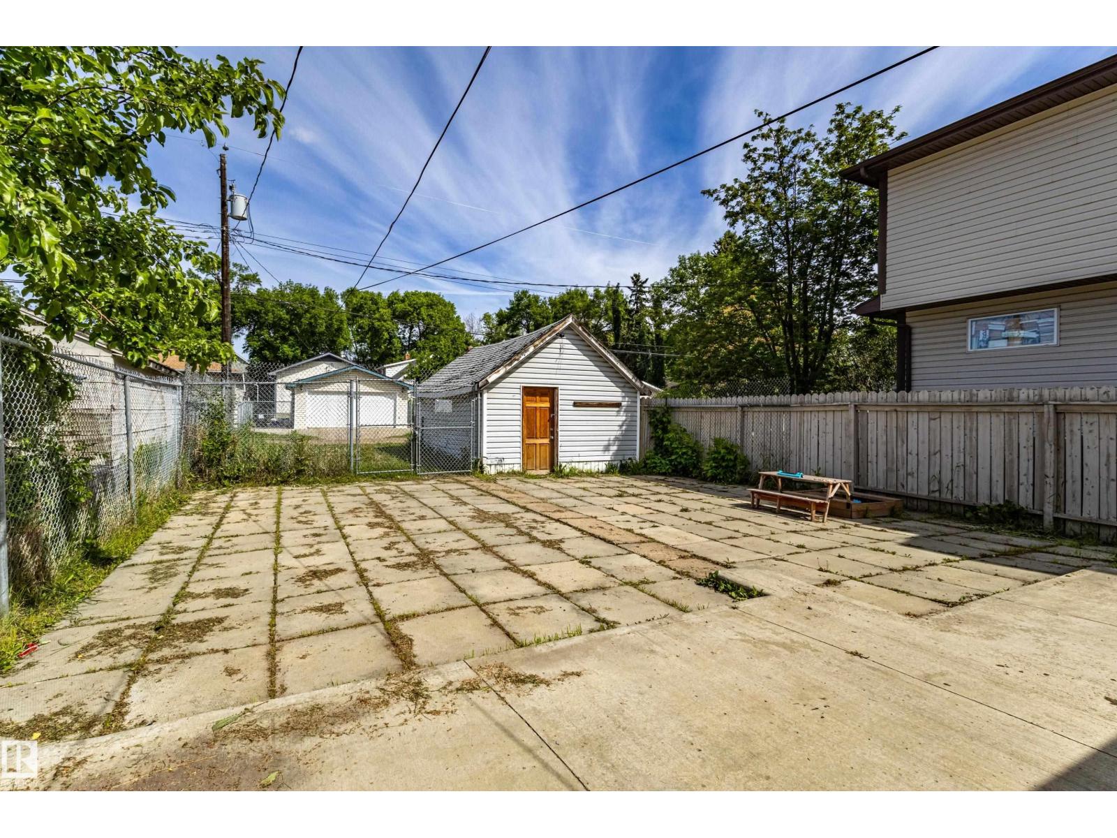 9328 106a Av Nw Property Photo 33