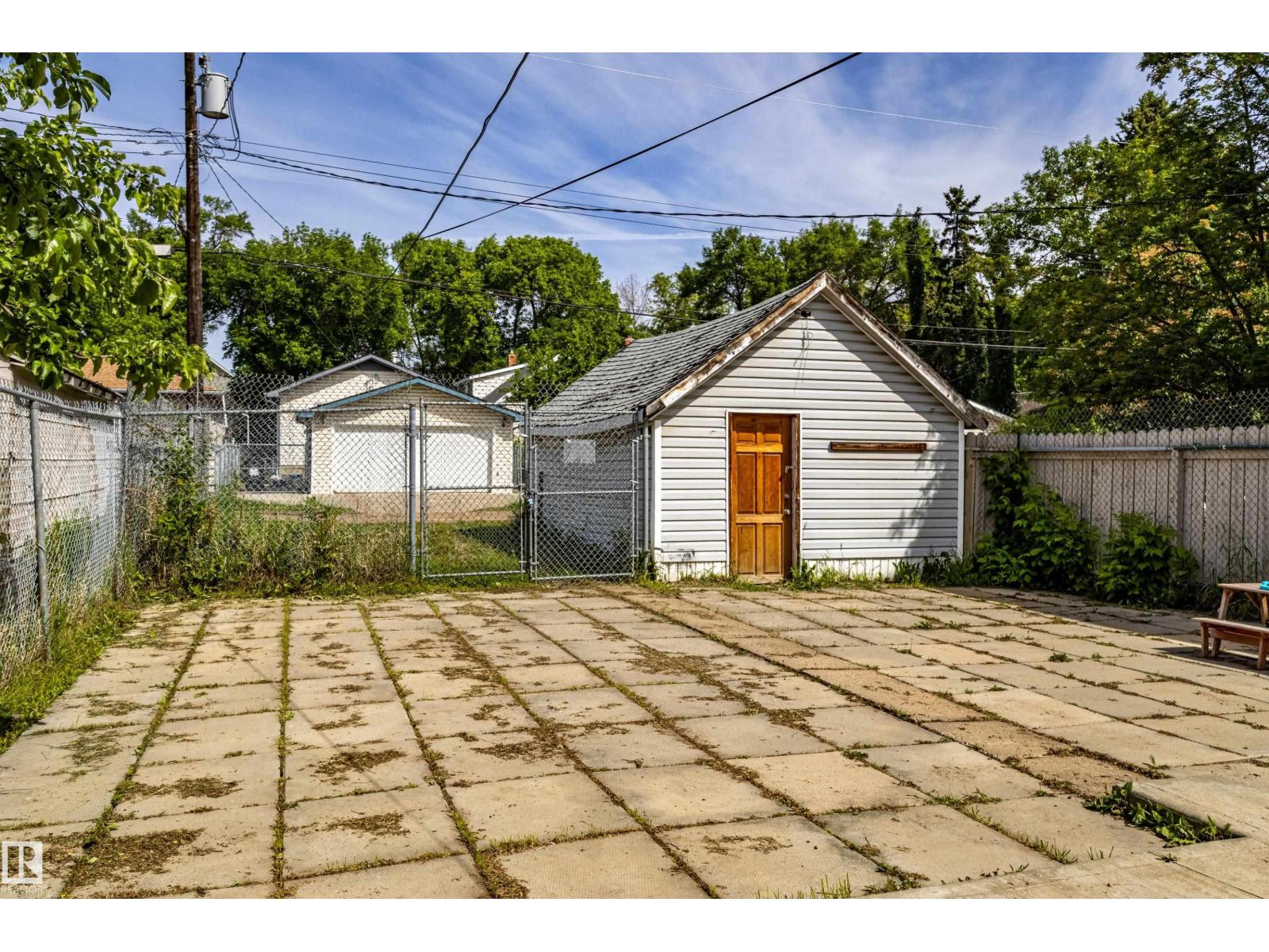 9328 106a Av Nw Property Photo 34