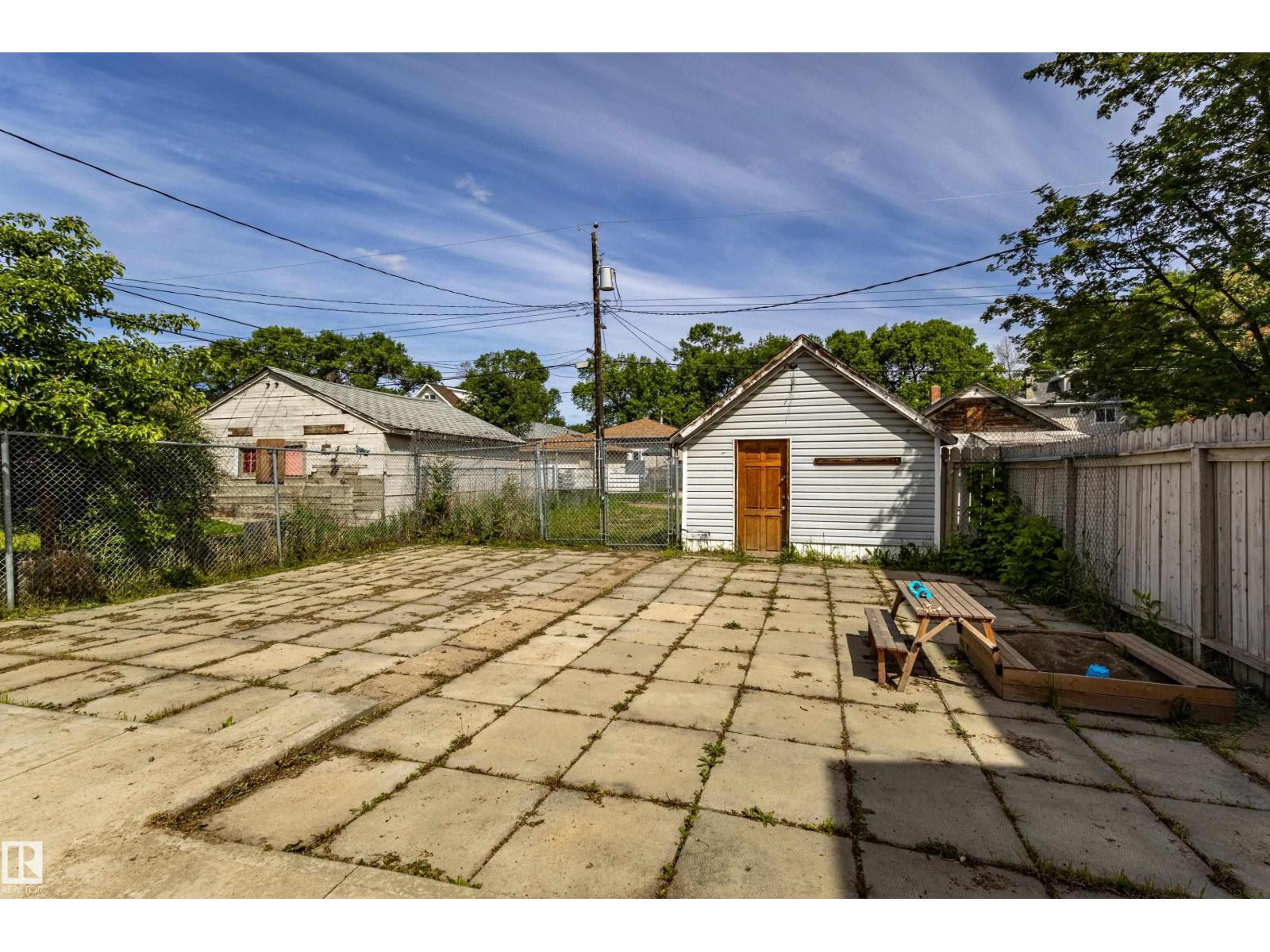 9328 106a Av Nw Property Photo 35