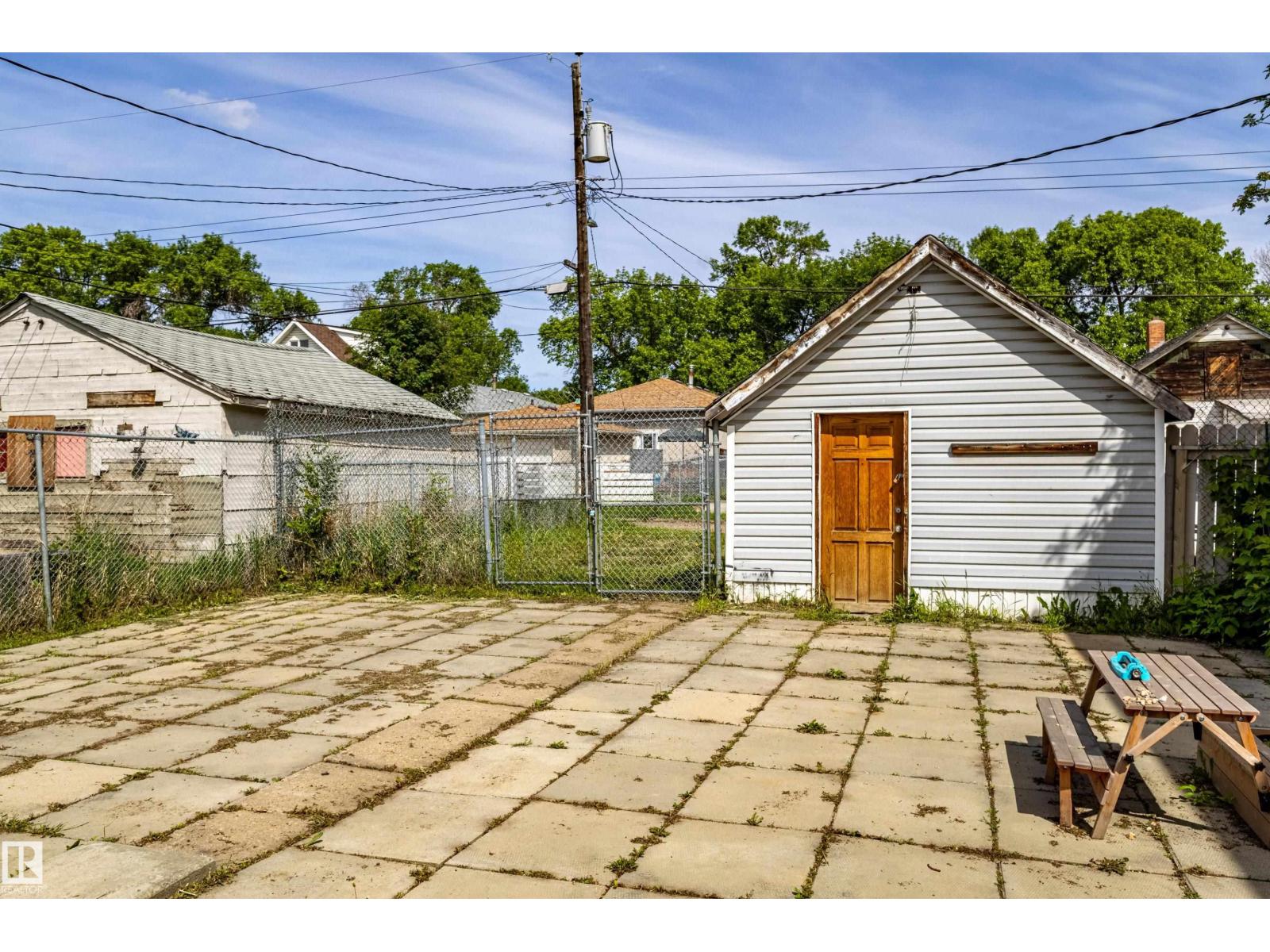 9328 106a Av Nw Property Photo 36