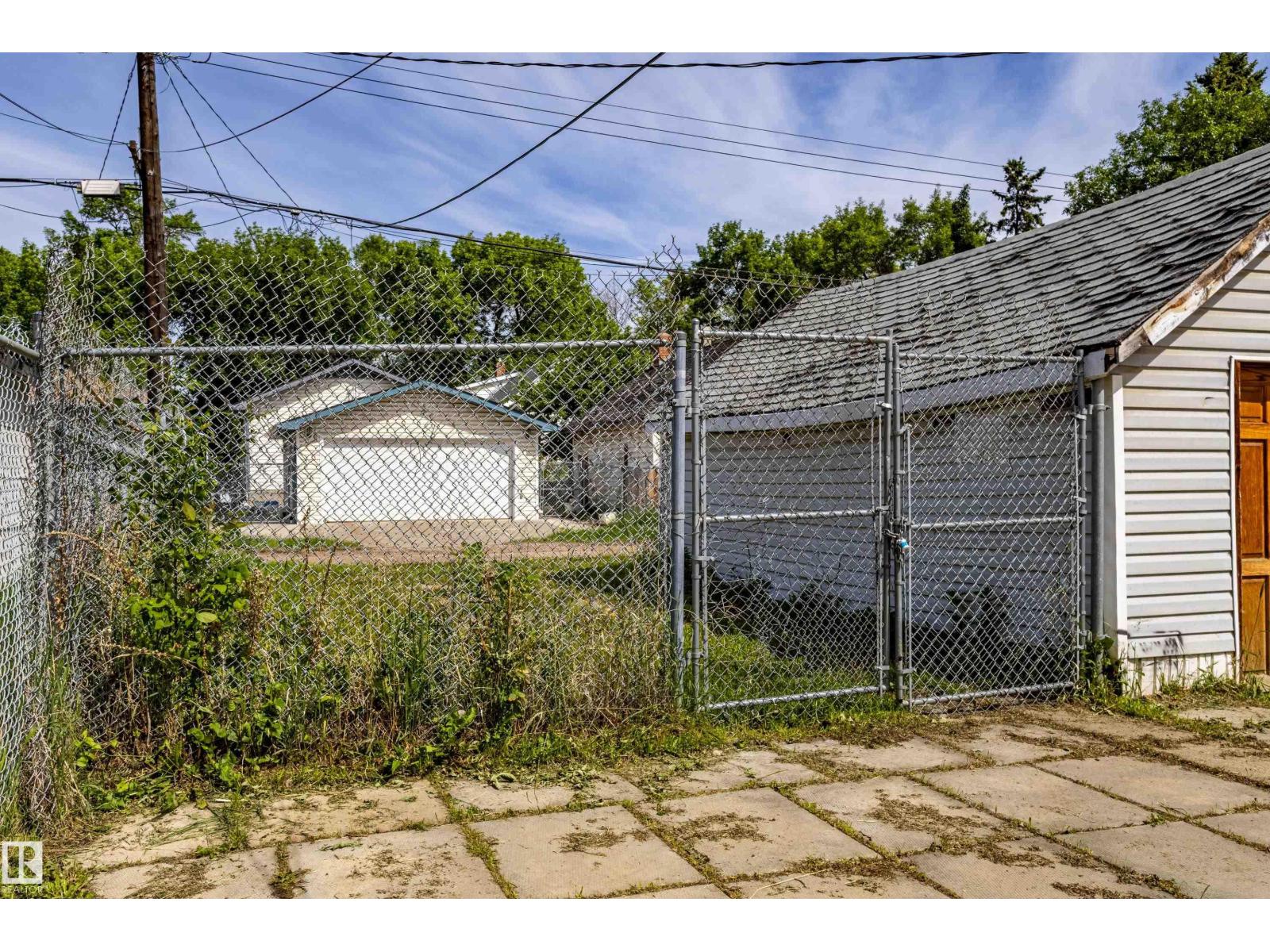 9328 106a Av Nw Property Photo 40