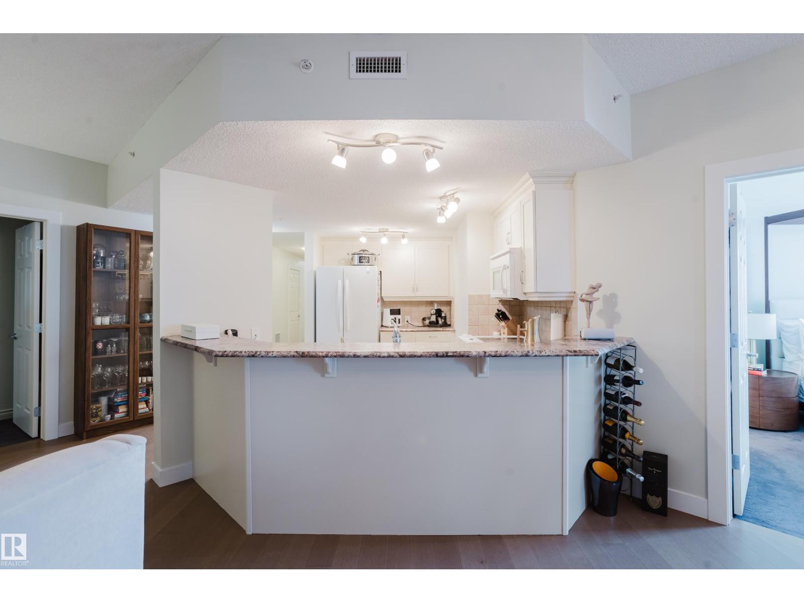 #206 10108 125 St Nw Property Photo 27