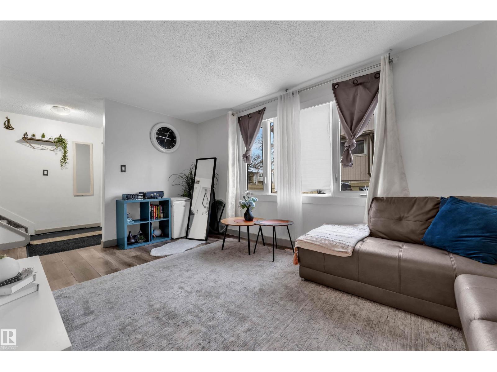 #7 14115 82 St Nw Property Photo 4