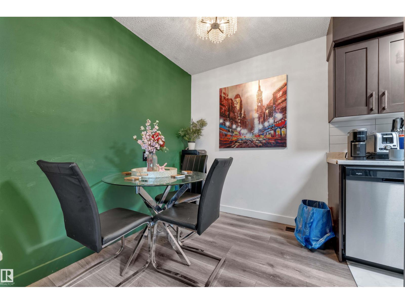 #7 14115 82 St Nw Property Photo 6