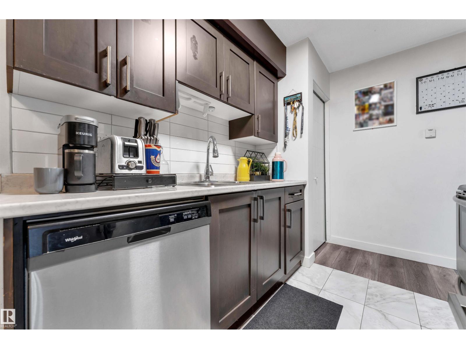 #7 14115 82 St Nw Property Photo 7