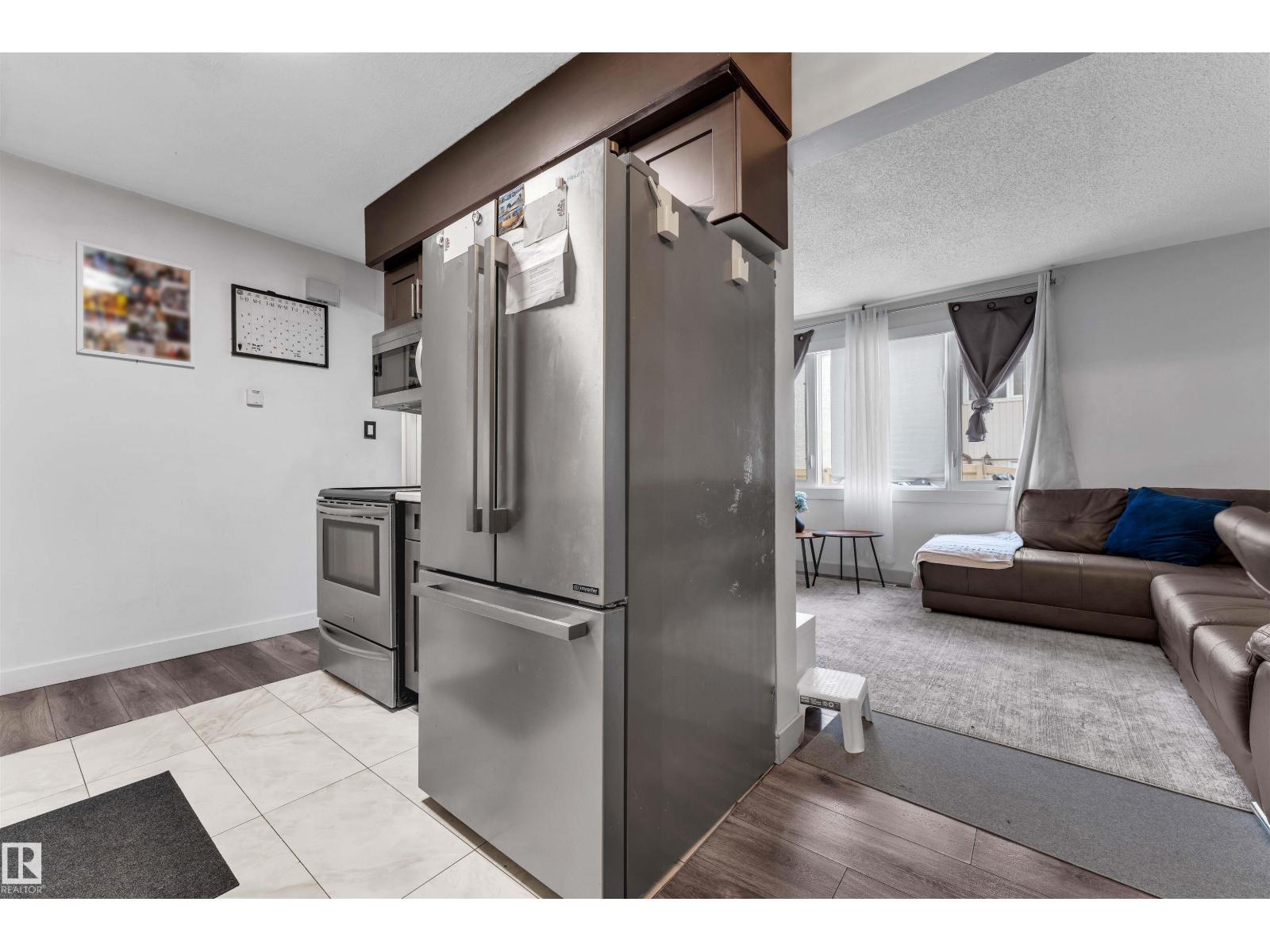 #7 14115 82 St Nw Property Photo 8