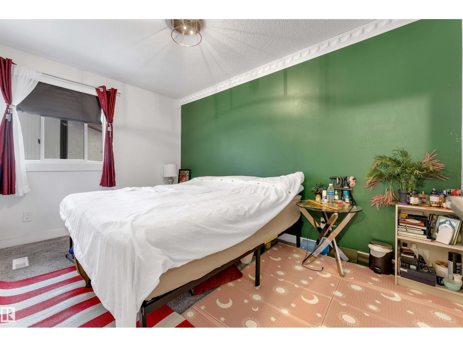 #7 14115 82 St Nw Property Photo 17