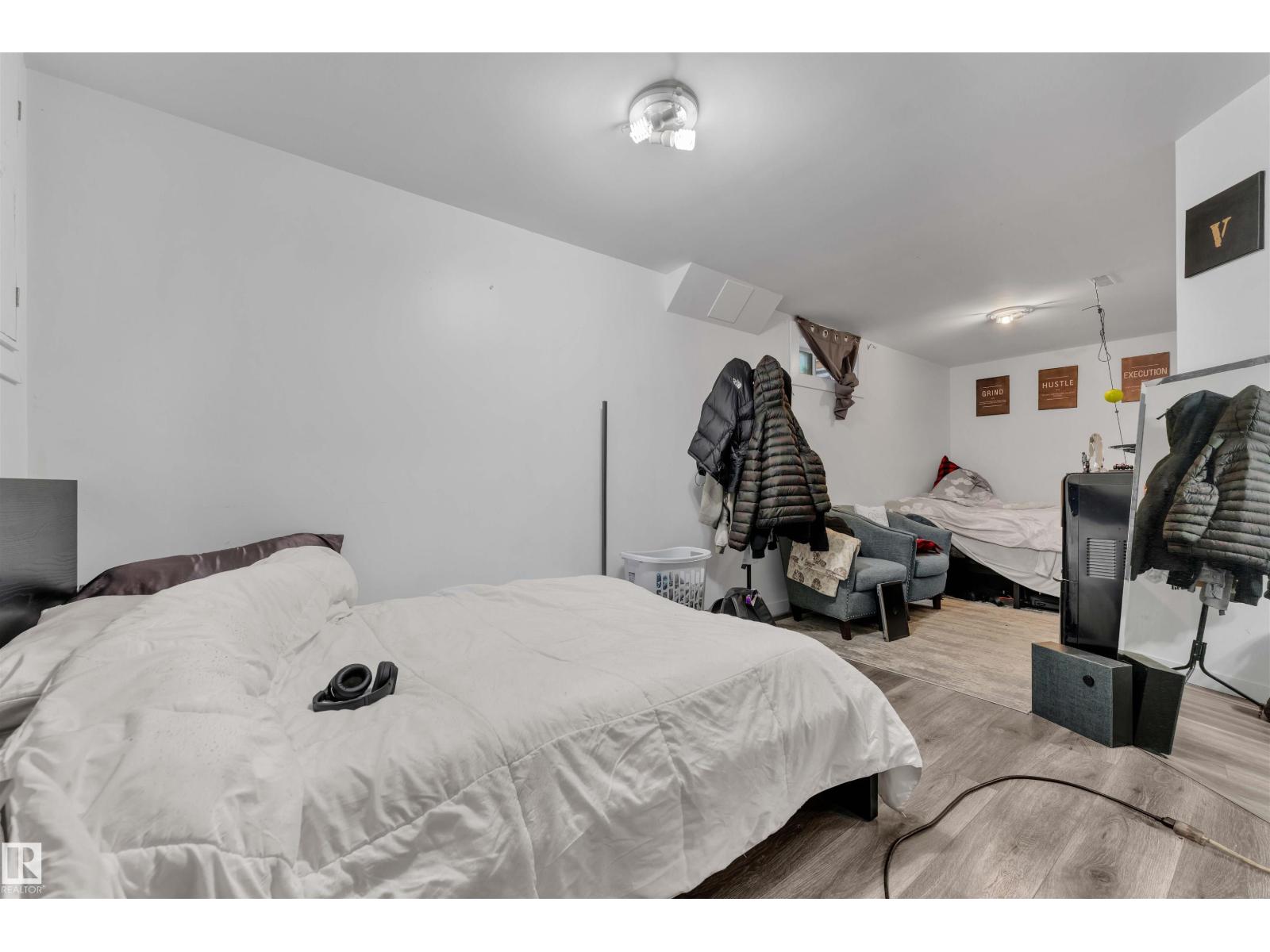 #7 14115 82 St Nw Property Photo 20