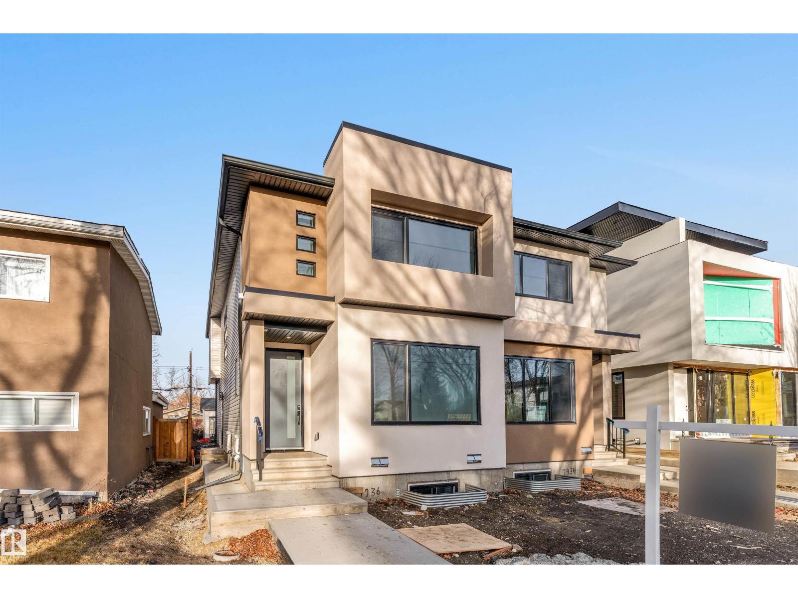 7934 77 Av Nw Property Photo 1