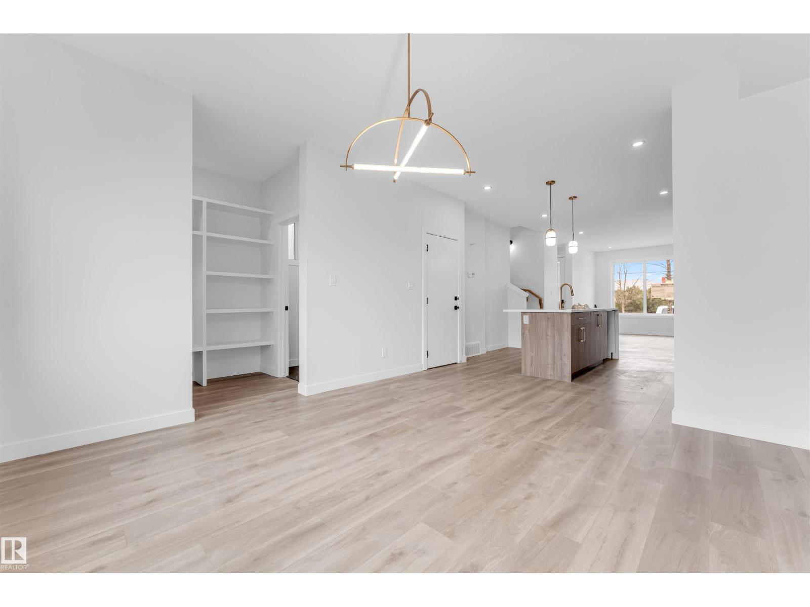 7934 77 Av Nw Property Photo 12