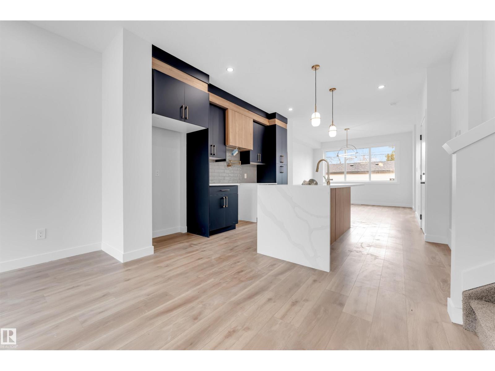 7934 77 Av Nw Property Photo 13