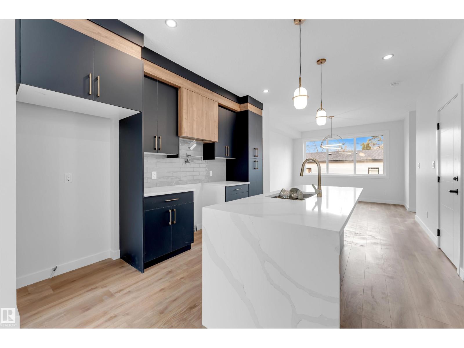 7934 77 Av Nw Property Photo 14