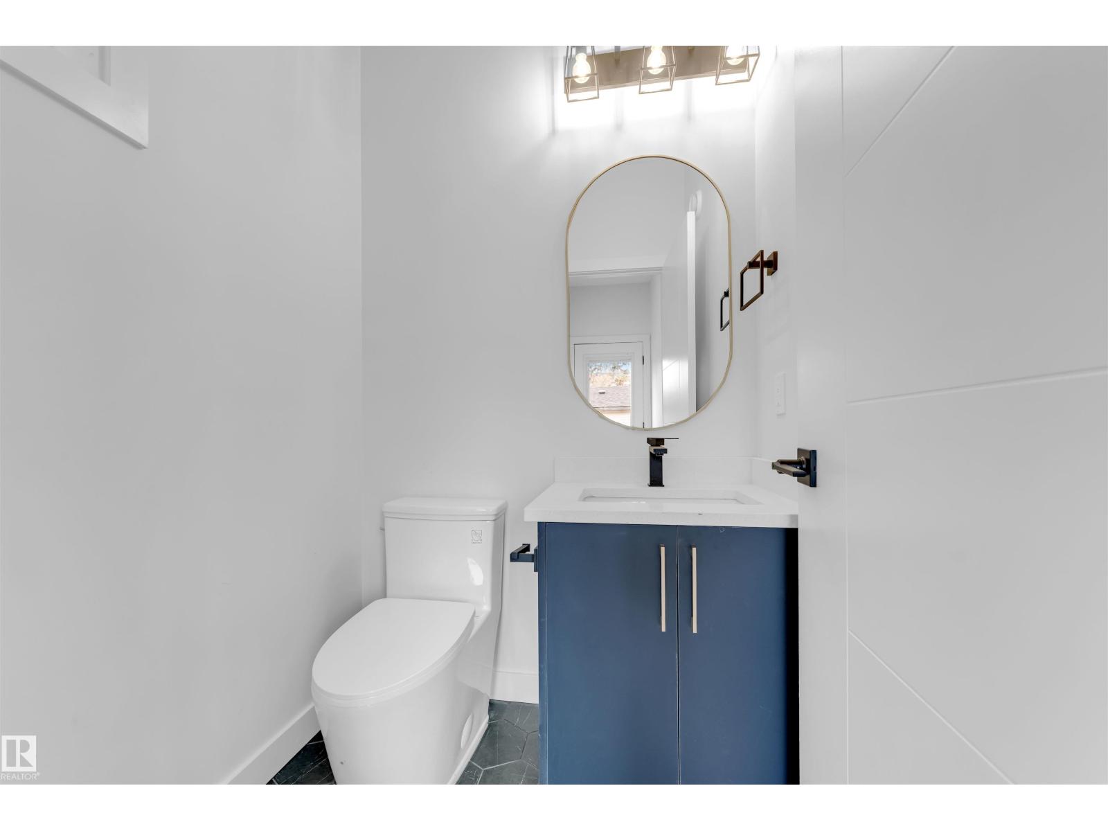 7934 77 Av Nw Property Photo 18