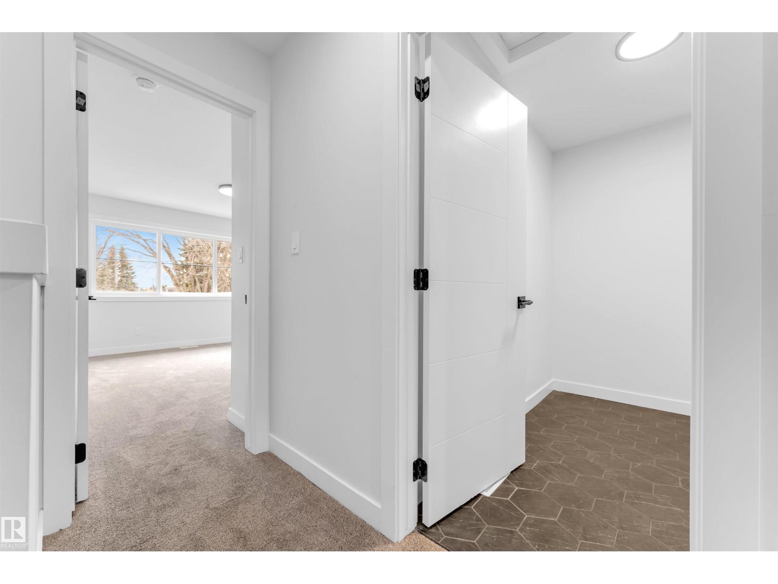 7934 77 Av Nw Property Photo 30