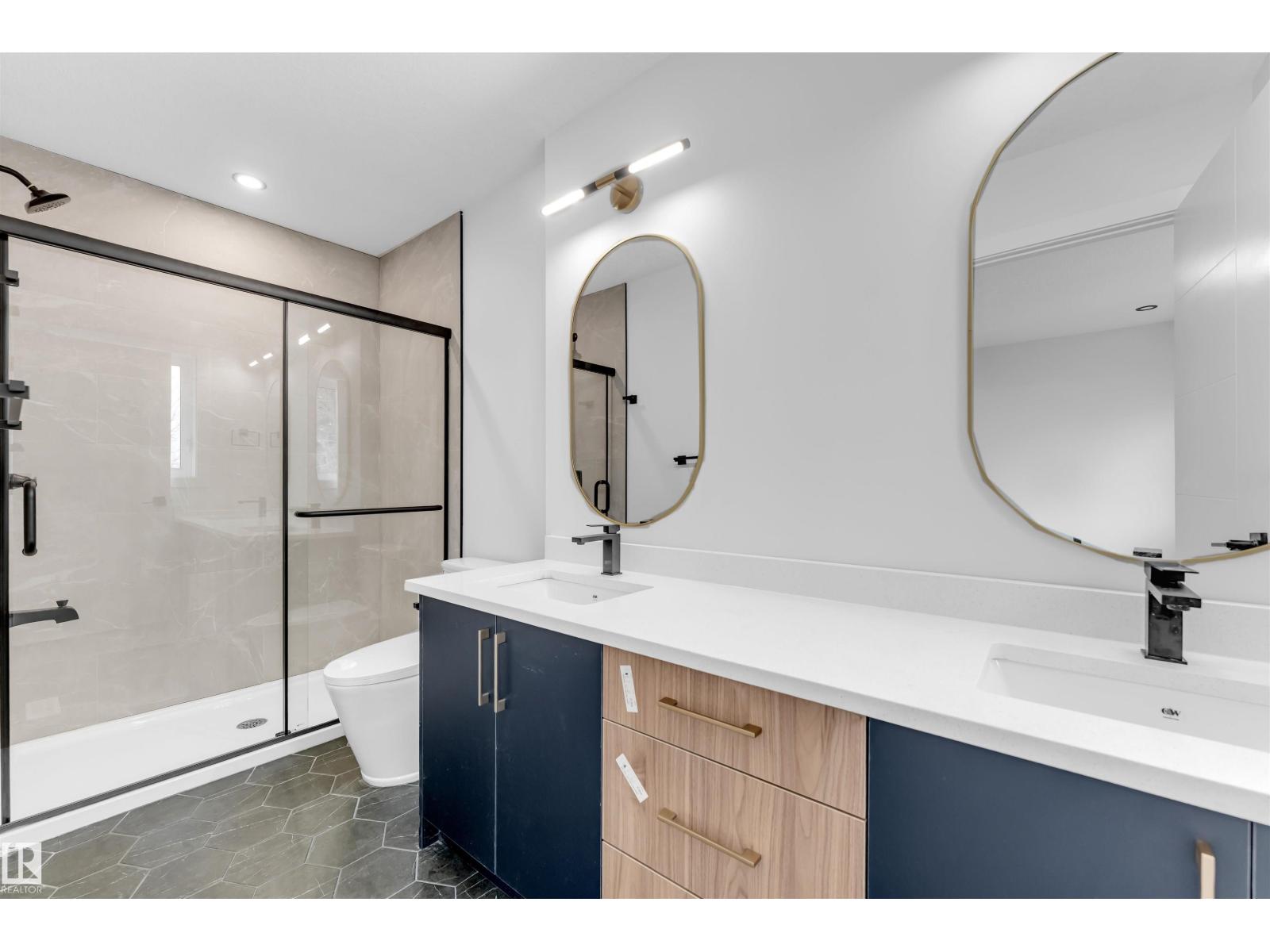 7934 77 Av Nw Property Photo 35