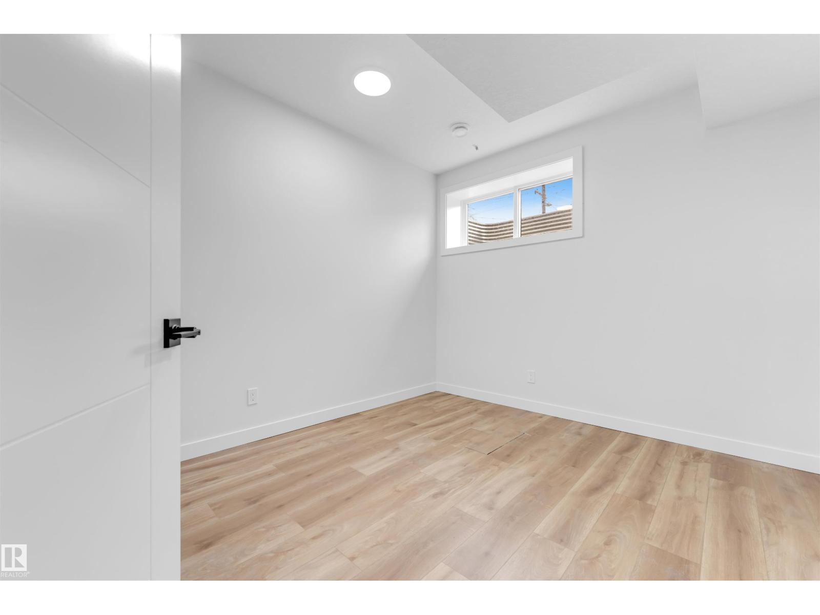 7934 77 Av Nw Property Photo 45