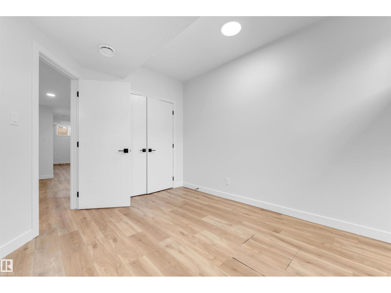 7934 77 Av Nw Property Photo 46