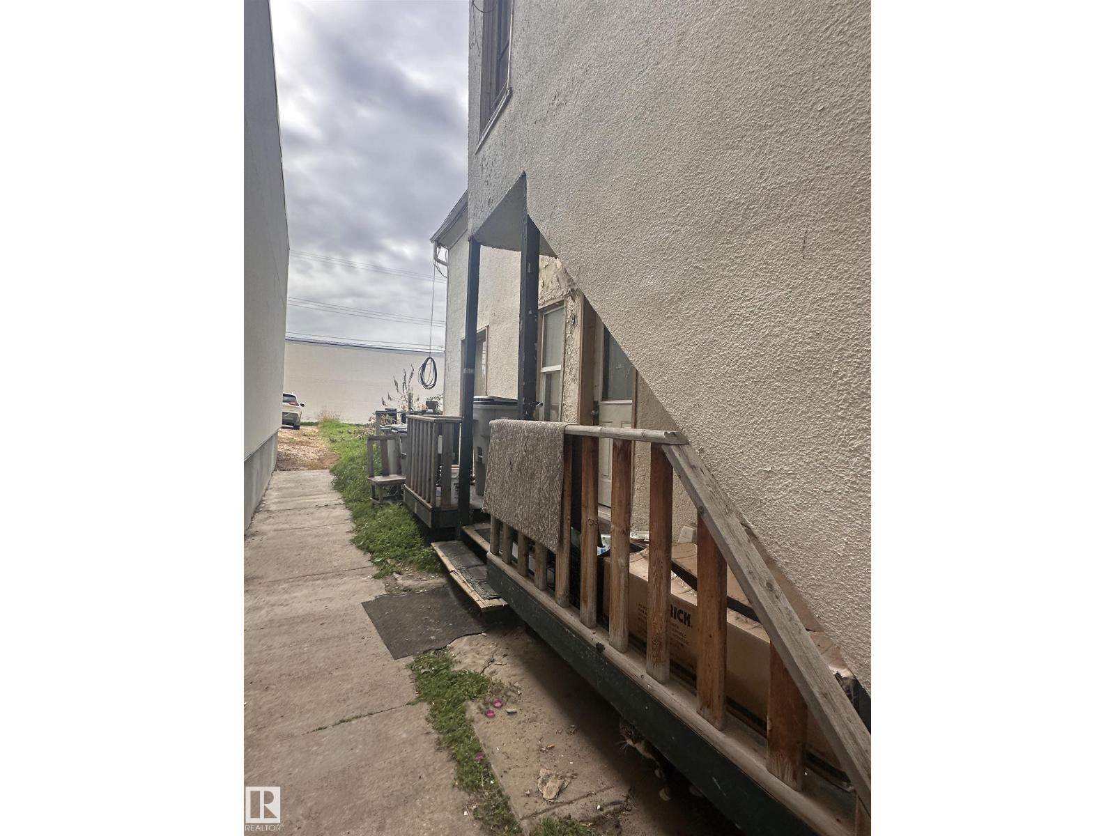 10528 100 Av Property Photo 3