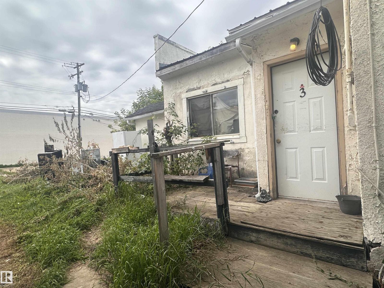10528 100 Av Property Photo 4