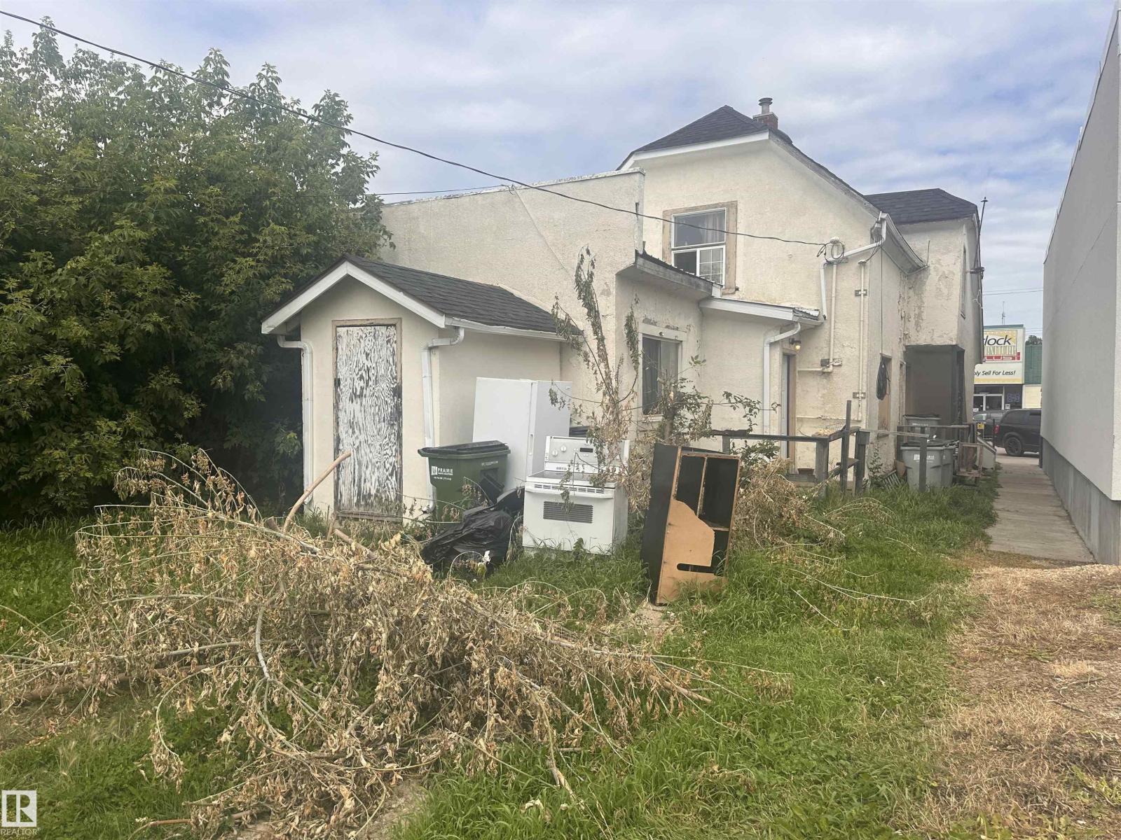 10528 100 Av Property Photo 6