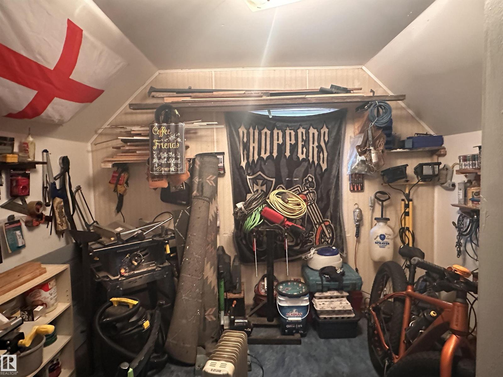 10528 100 Av Property Photo 15