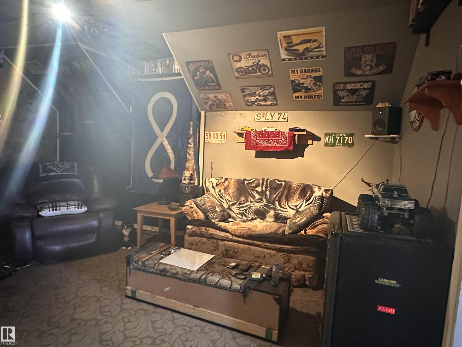 10528 100 Av Property Photo 18