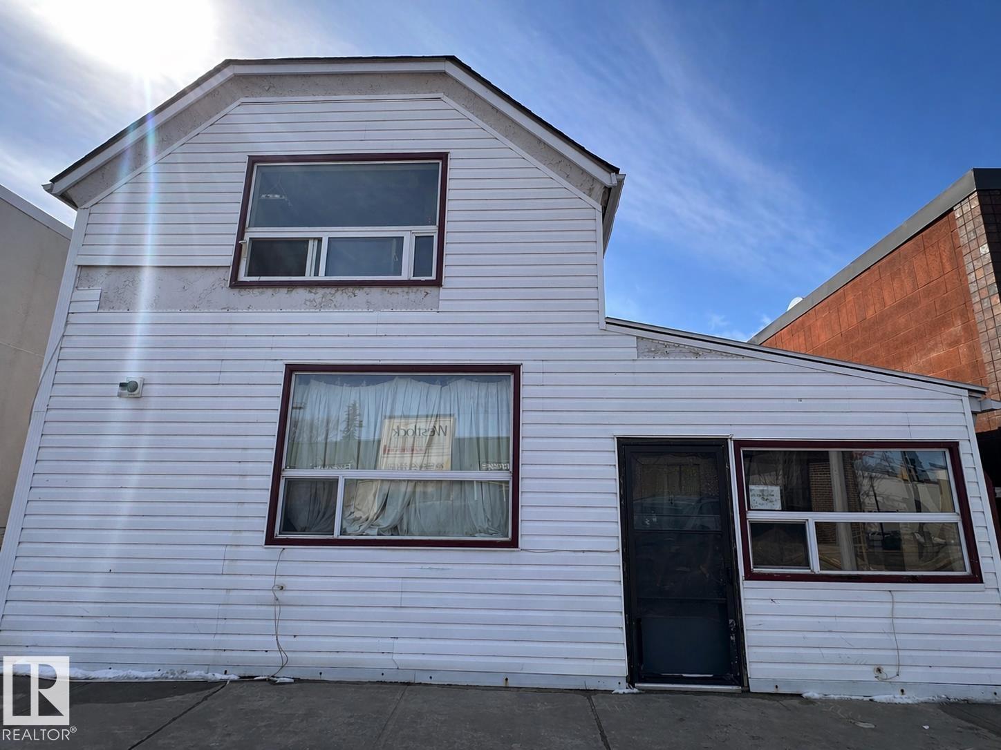 10528 100 Av Property Photo 39