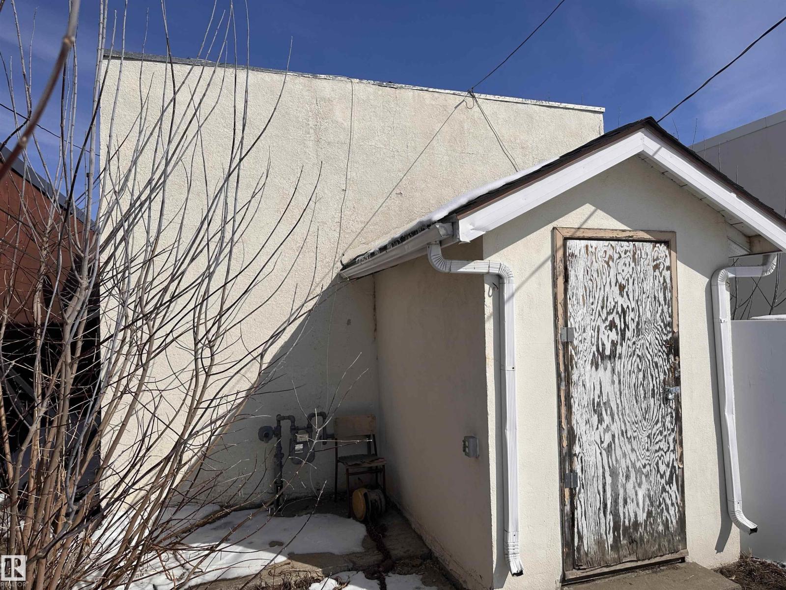10528 100 Av Property Photo 46