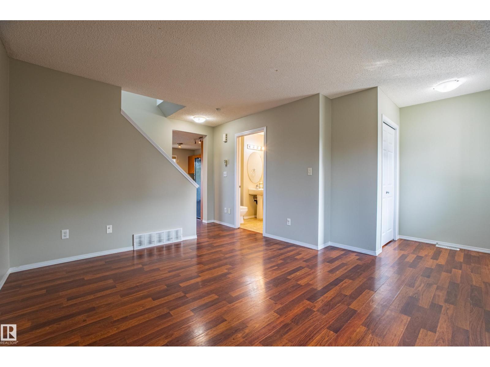 #51, 2503 24 St Nw Property Photo 5