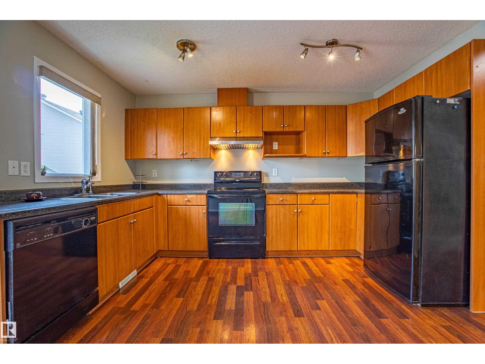 #51, 2503 24 St Nw Property Photo 9