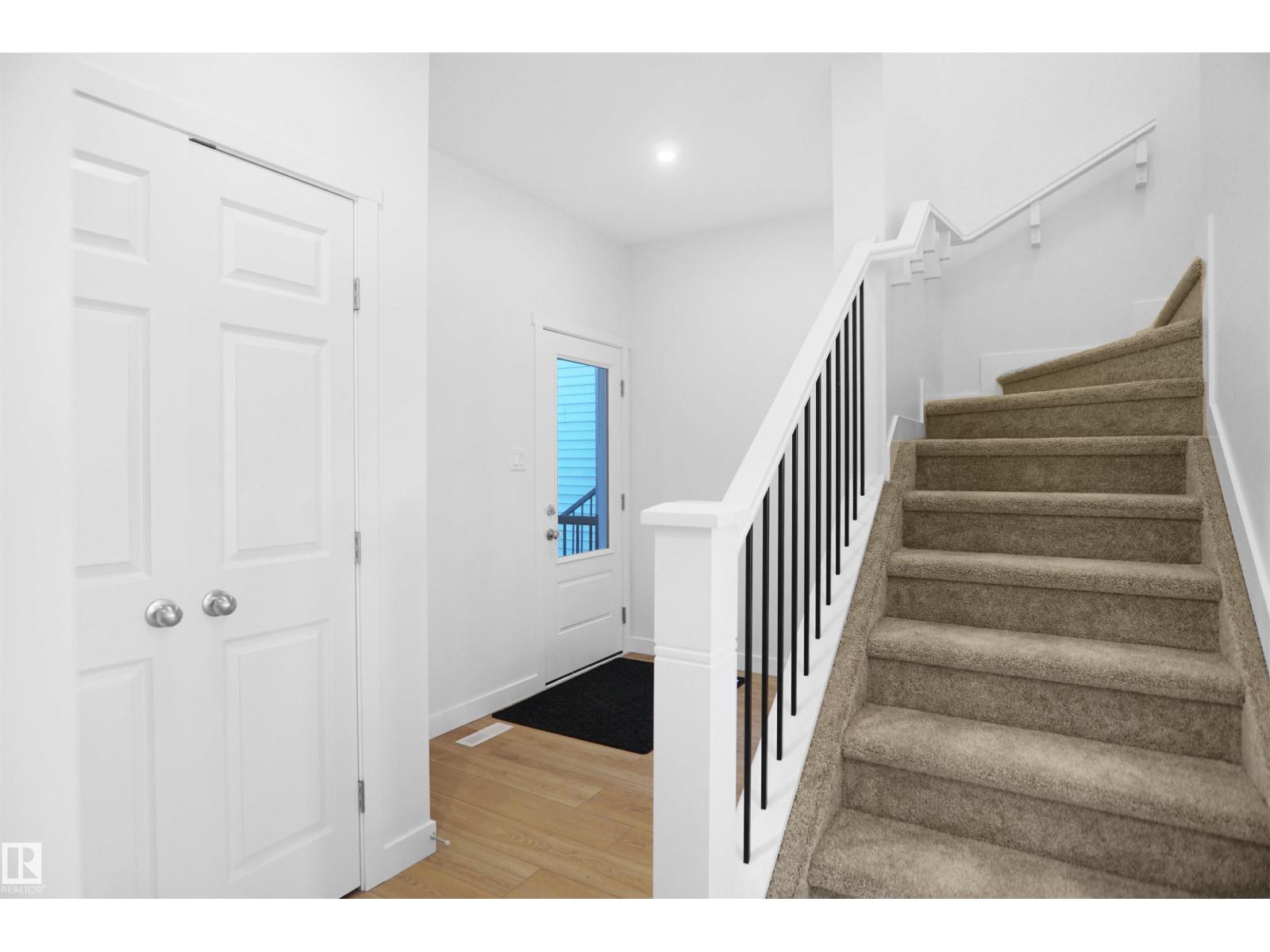20904 16 Av Nw Property Photo 3