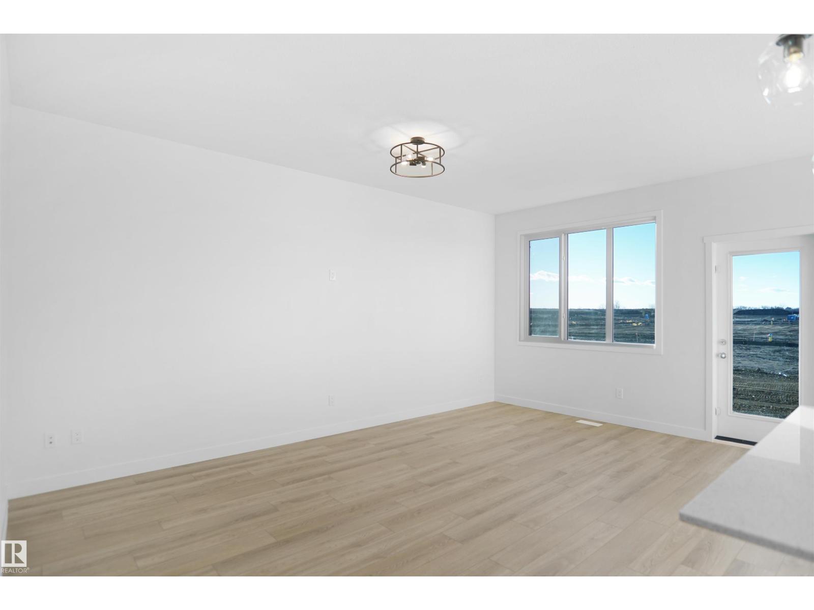 20904 16 Av Nw Property Photo 4