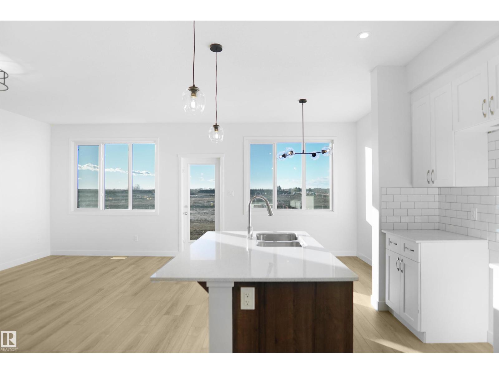 20904 16 Av Nw Property Photo 8