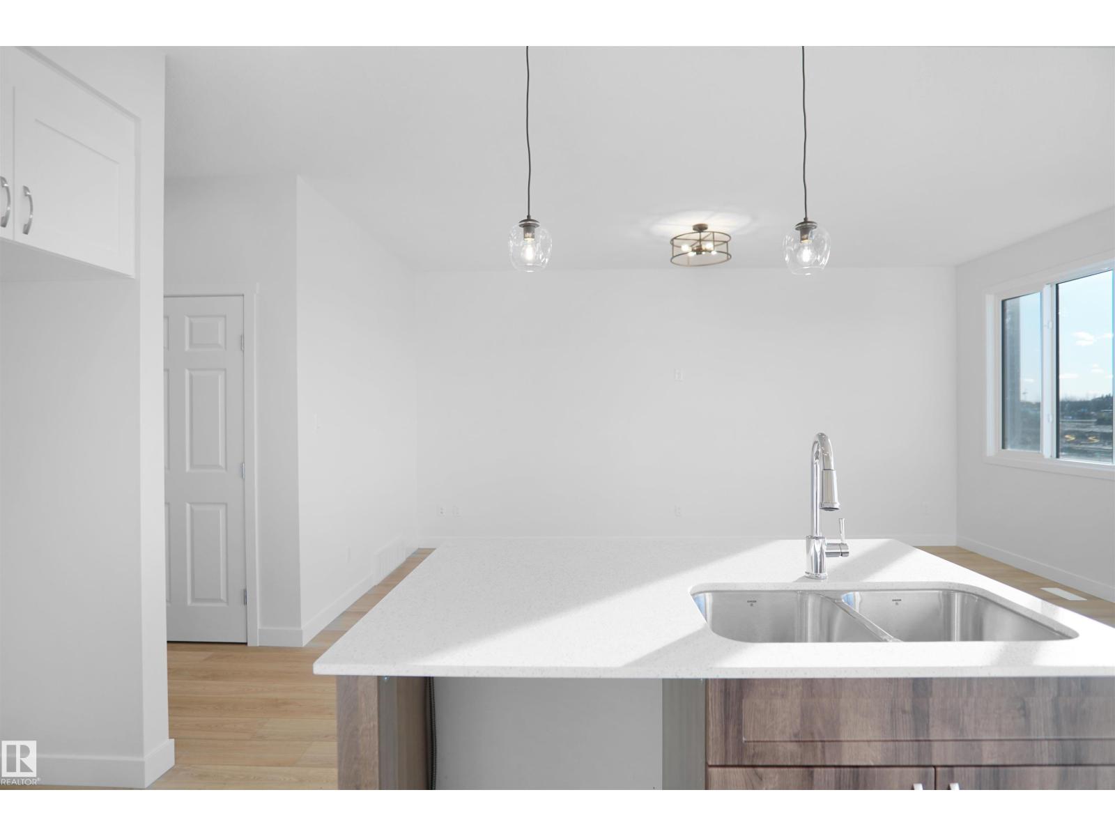 20904 16 Av Nw Property Photo 9