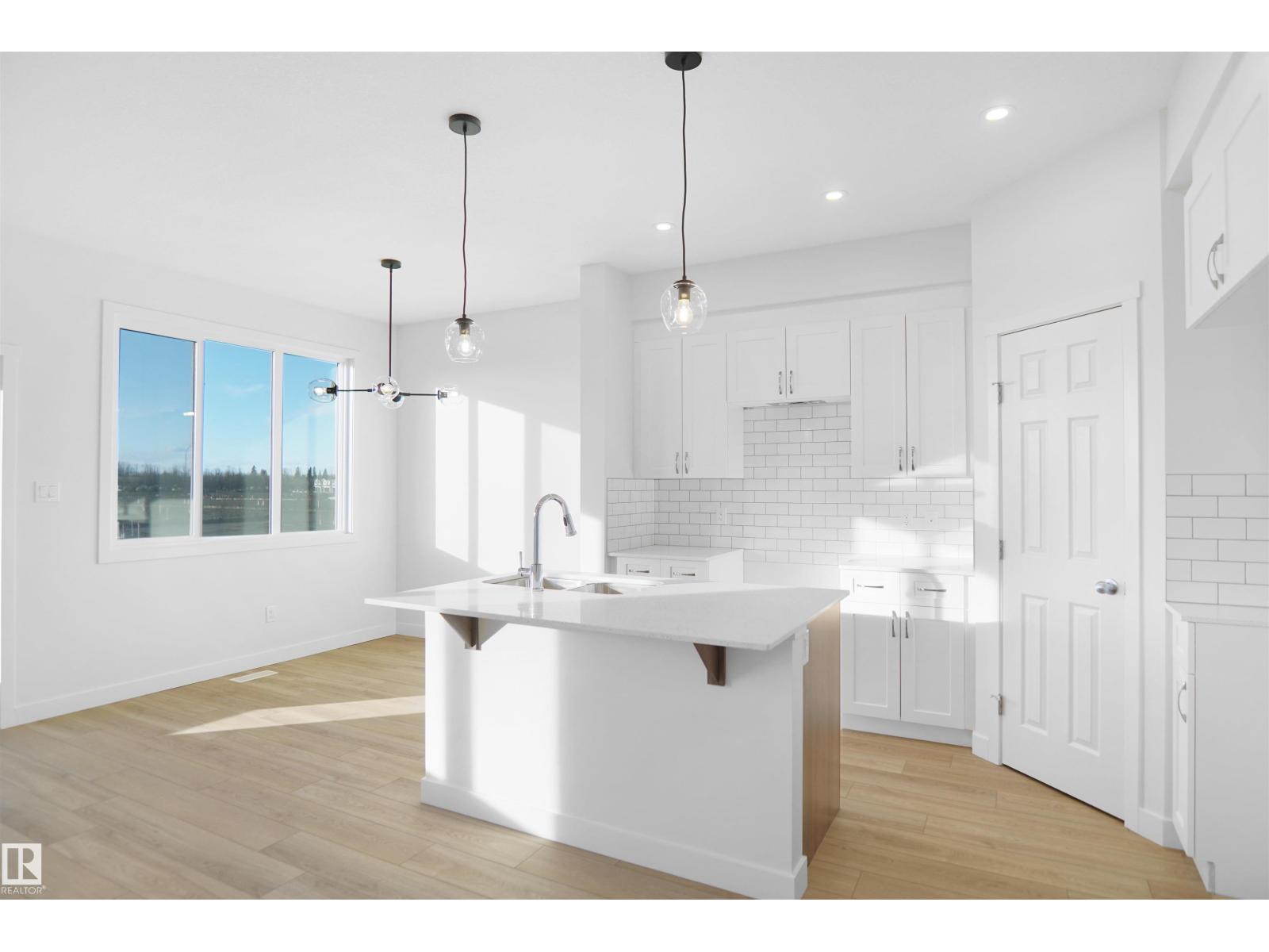 20904 16 Av Nw Property Photo 10