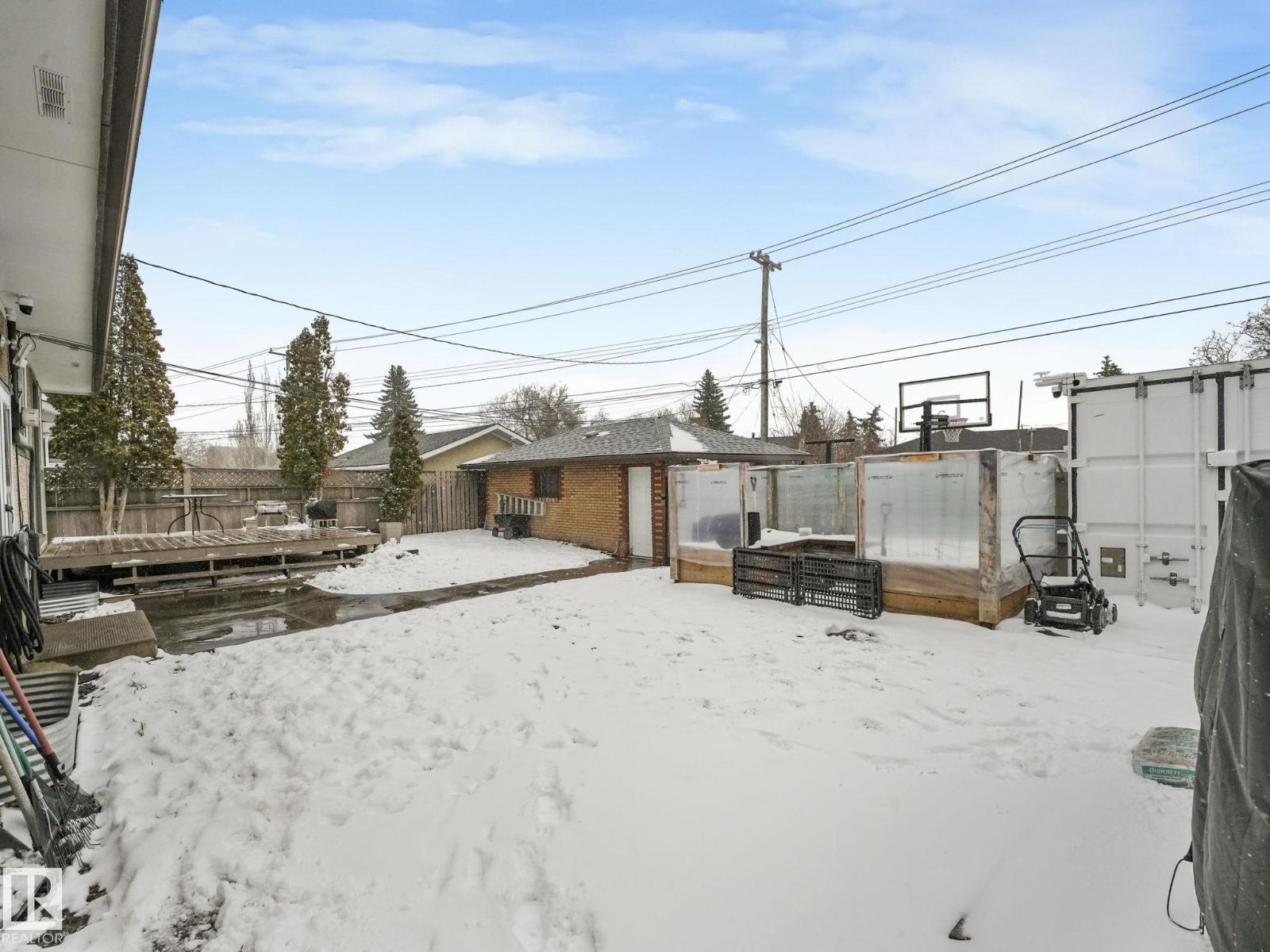 7607 70 Av Nw Property Photo 6
