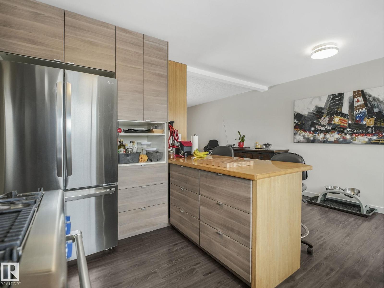 7607 70 Av Nw Property Photo 15