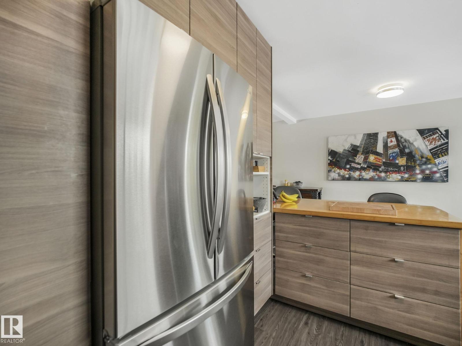 7607 70 Av Nw Property Photo 18