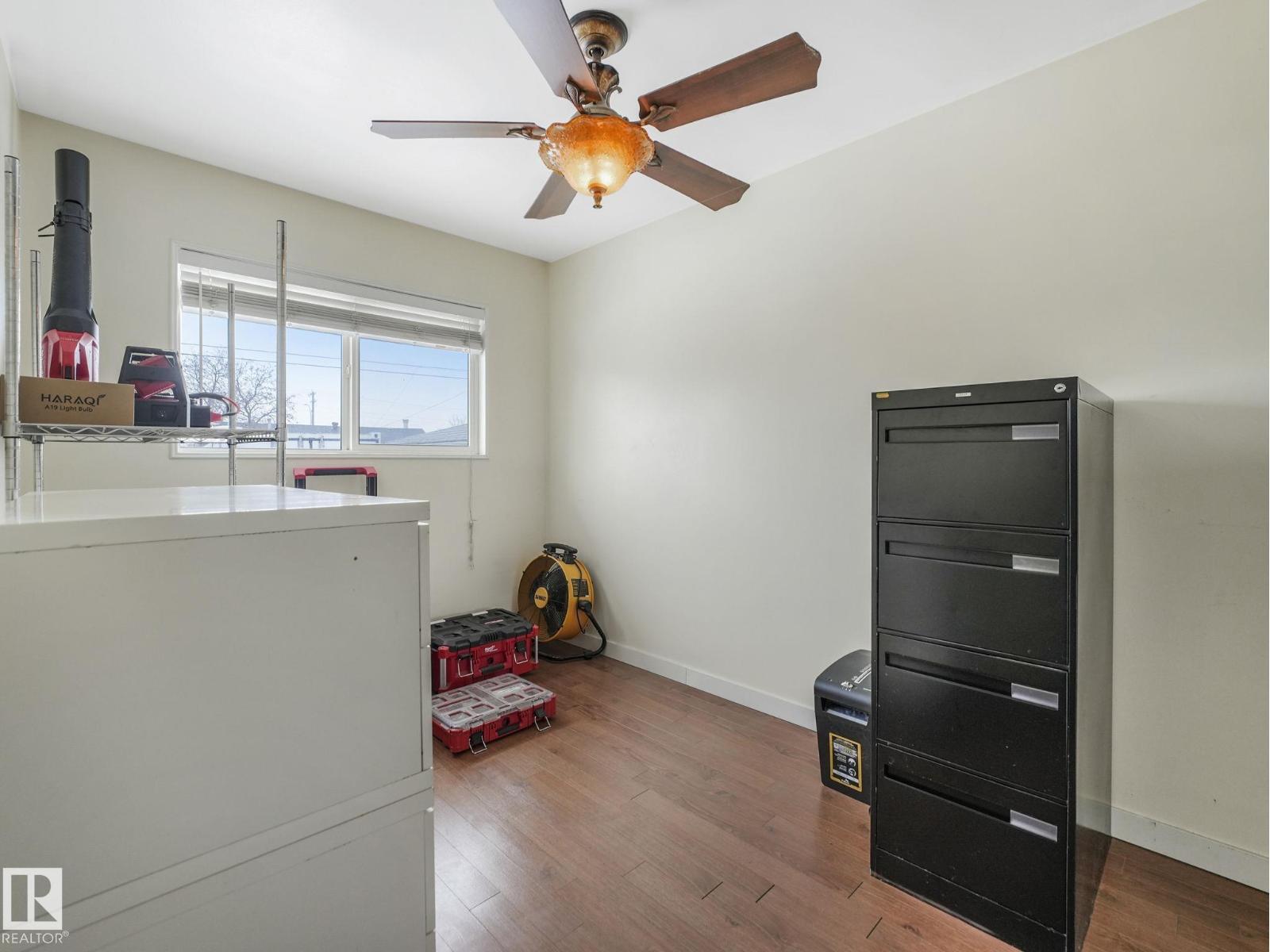 7607 70 Av Nw Property Photo 25