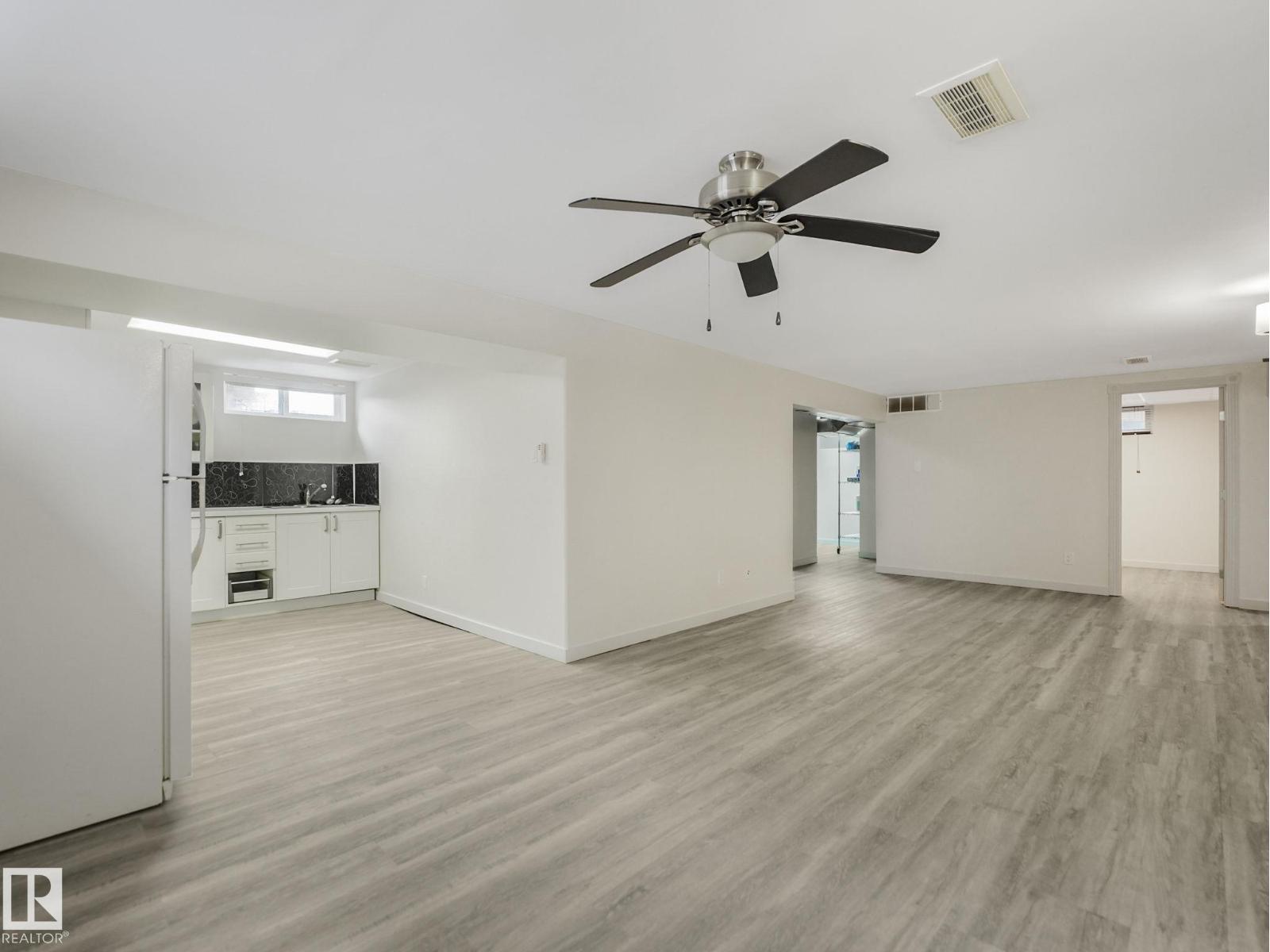 7607 70 Av Nw Property Photo 28