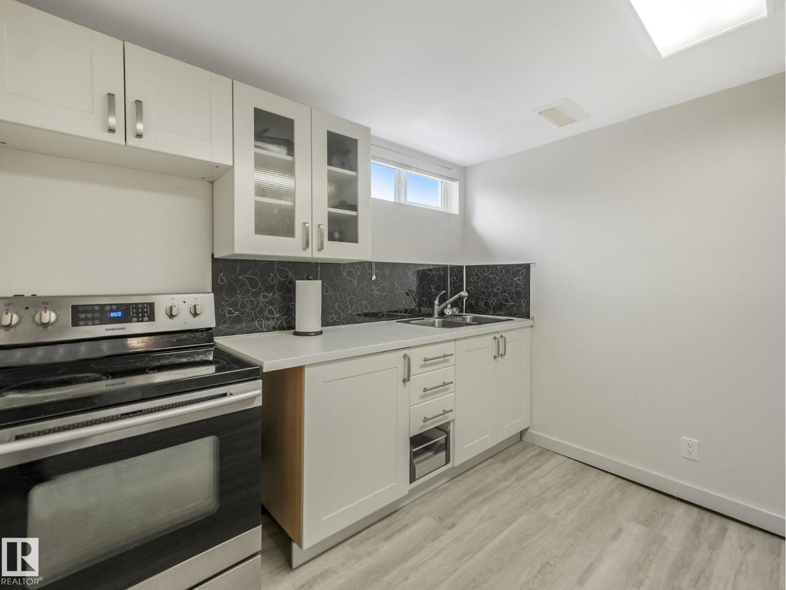7607 70 Av Nw Property Photo 29