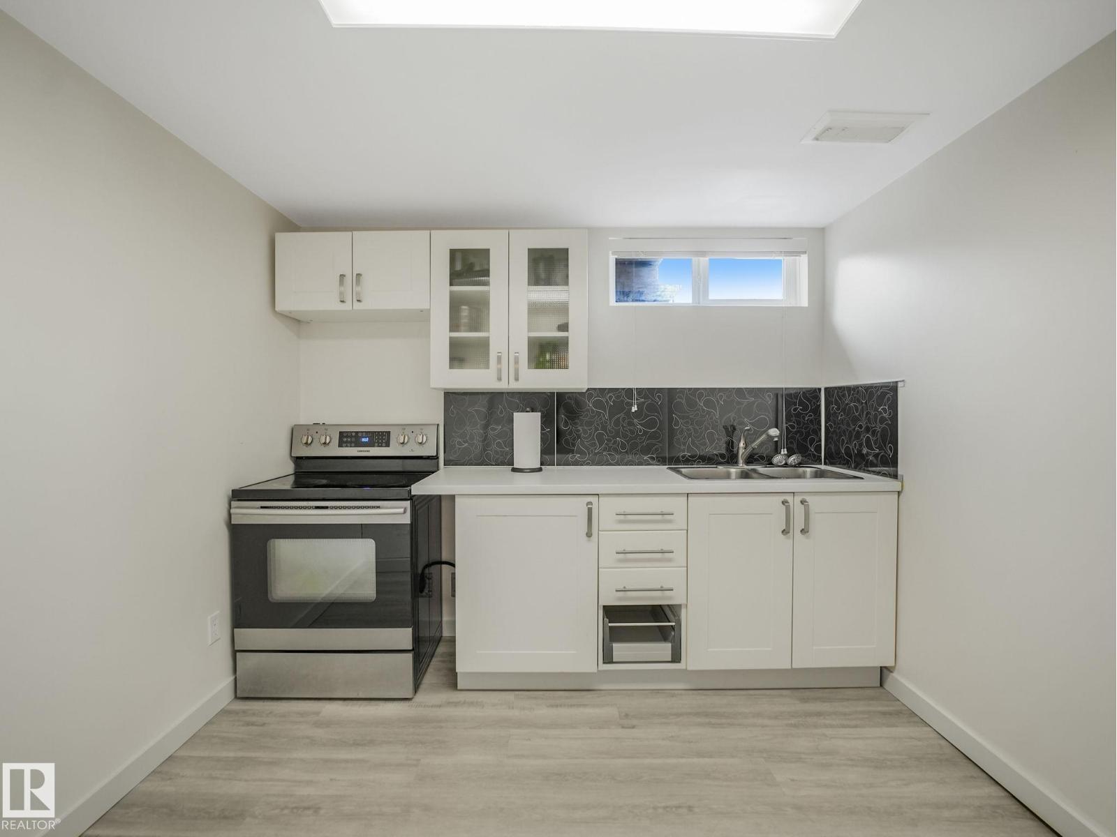 7607 70 Av Nw Property Photo 30