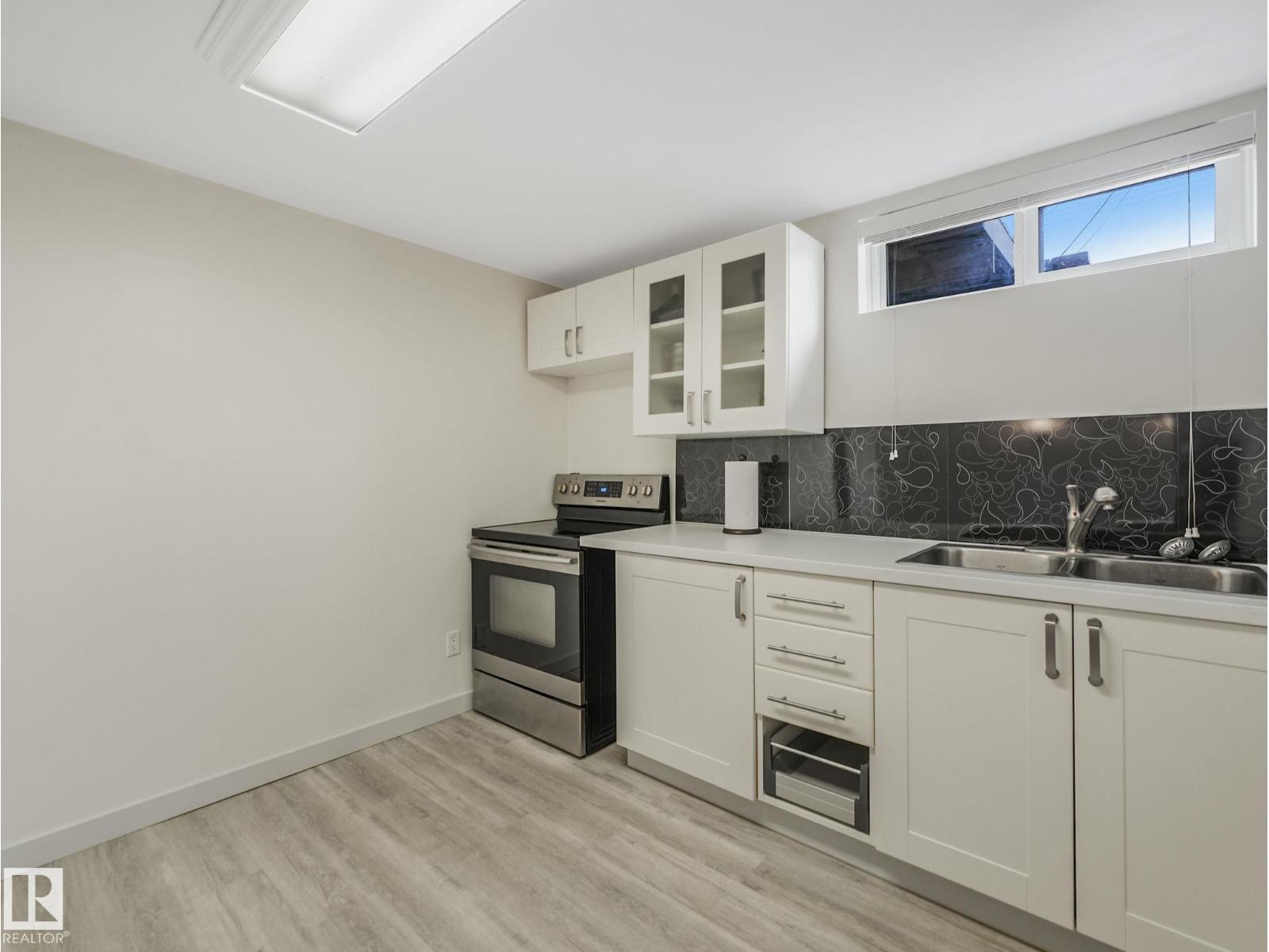 7607 70 Av Nw Property Photo 31