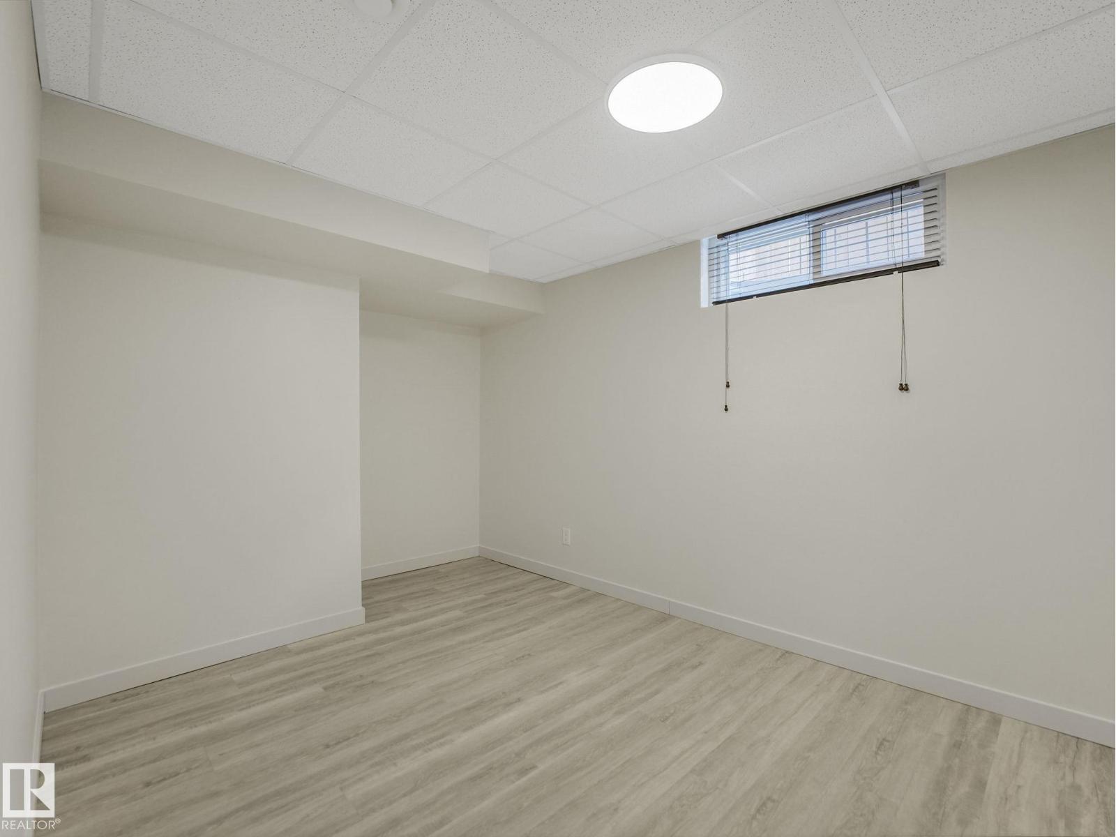 7607 70 Av Nw Property Photo 32